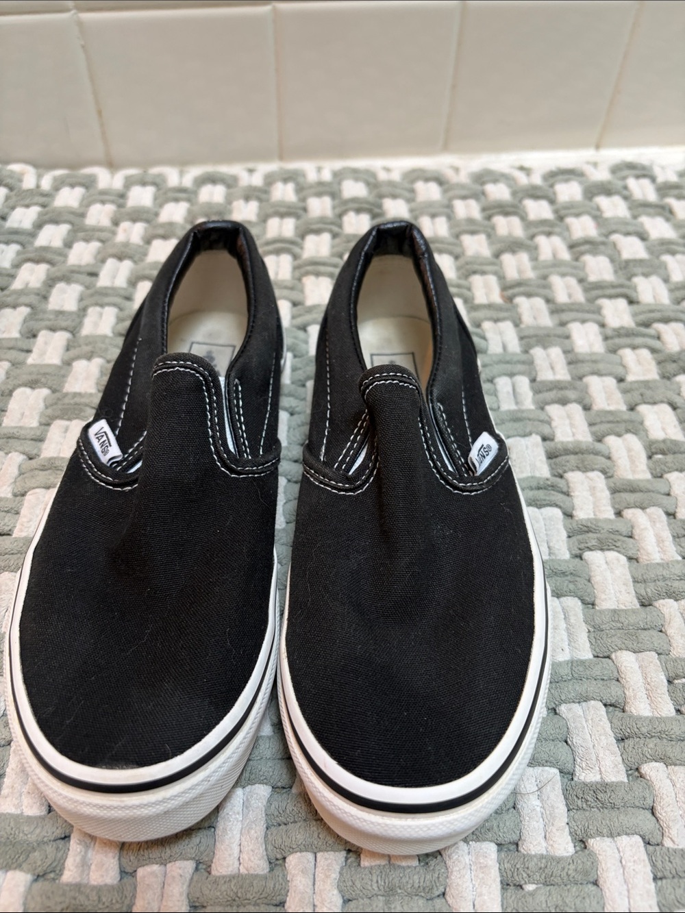 Vans Kids Classic Slip-On Canvas Sneakers - Black/White size 3